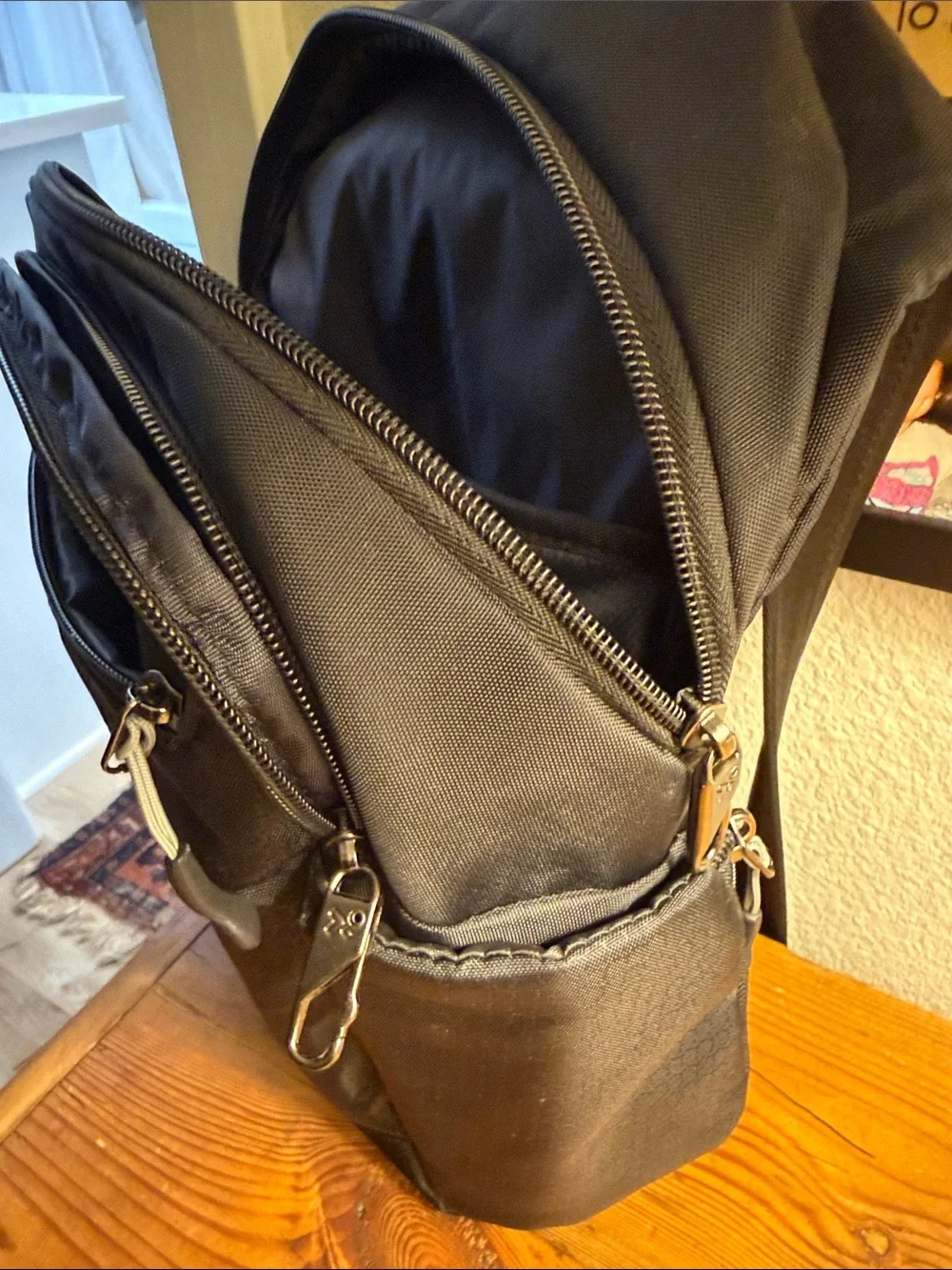 Travelon Black Men's Crossbody Messenger Bag